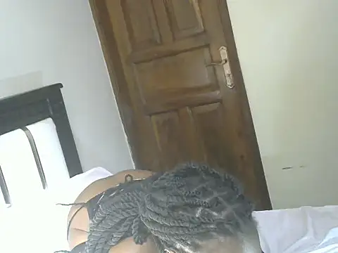 Snapshot of thickpetite chatting on July 2026 07:05:02 AM thickpetite online show from July 2026 07:05:02 AM
