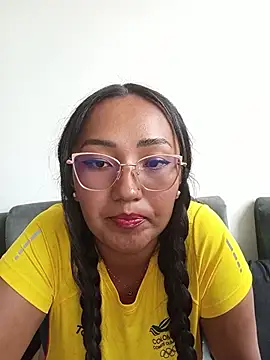 Snapshot of chells_ chatting on July 2026 06:23:01 PM chells online show from July 2026 06:23:01 PM