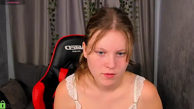 Snapshot of Peggy_Hun1t chatting on July 2026 06:58:02 AM Peggy Hun1t online show from July 2026 06:58:02 AM