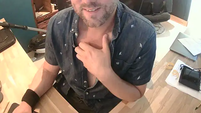 Snapshot of lars_lussurioso chatting on July 2026 09:02:01 AM lars lussurioso online show from July 2026 09:02:01 AM