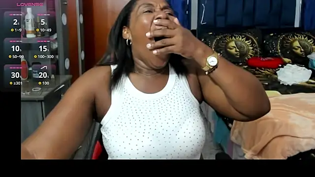 LupeAdams online show from February 2026 01:01:02 AM