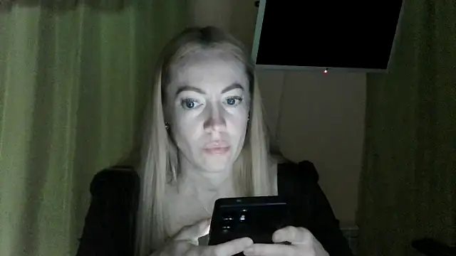 Snapshot of LensyTourels chatting on July 2026 05:18:01 PM LensyTourels online show from July 2026 05:18:01 PM