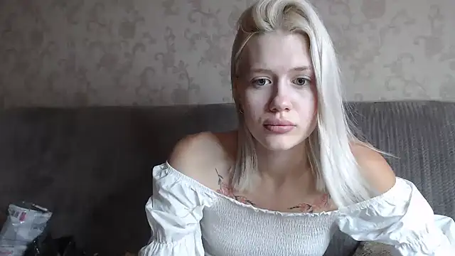 Snapshot of BlondyLedy chatting on July 2026 08:39:02 AM BlondyLedy online show from July 2026 08:39:02 AM