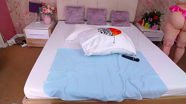 Snapshot of MatureMariah chatting on December 2025 10:49:02 PM MatureMariah online show from December 2025 10:49:02 PM