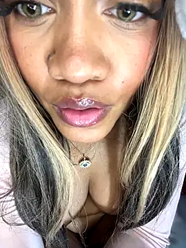 riri brunnete online show from December 2024 02:26:02 PM