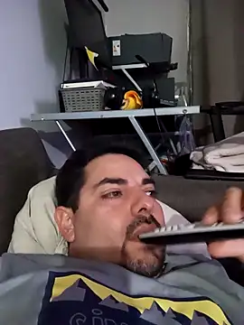 Snapshot of robredoj chatting on December 2025 12:26:01 AM robredoj online show from December 2025 12:26:01 AM