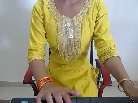 Snapshot of Sizzling_Charu chatting on July 2026 05:25:02 AM Sizzling Charu online show from July 2026 05:25:02 AM