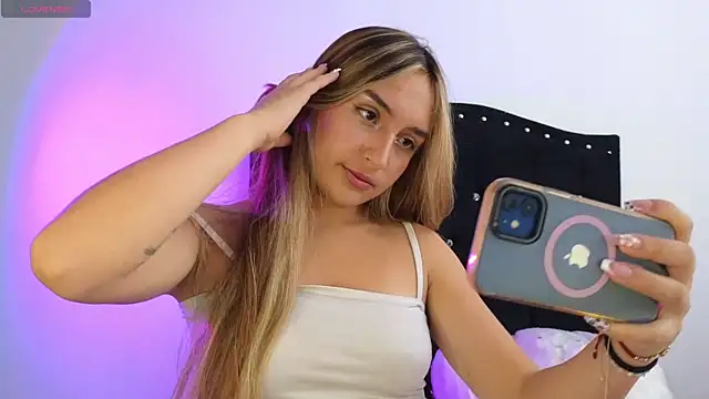 Leah mooon11 online show from July 2026 03:41:01 PM