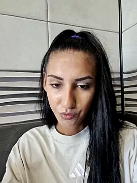 Snapshot of Andreea_C chatting on July 2026 09:27:01 AM Andreea C online show from July 2026 09:27:01 AM