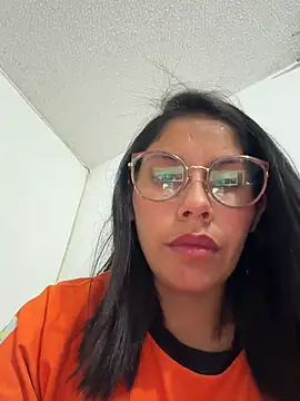Snapshot of Mia_roux21 chatting on July 2026 06:11:01 AM Mia roux21 online show from July 2026 06:11:01 AM