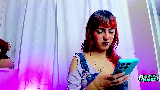 jessierocketx online show from April 2026 08:59:02 PM