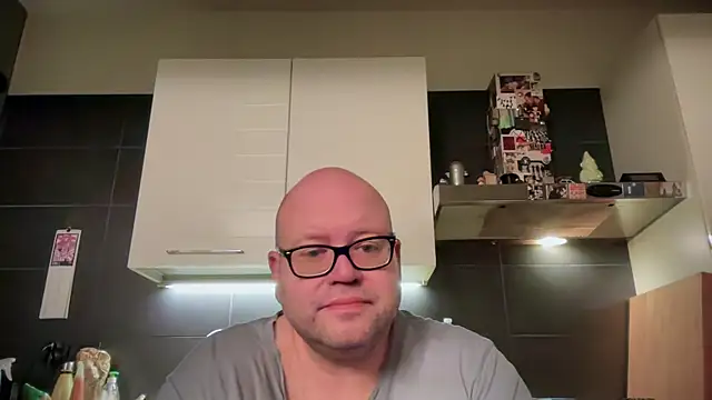 theitalianbear online show from April 2026 01:25:01 AM