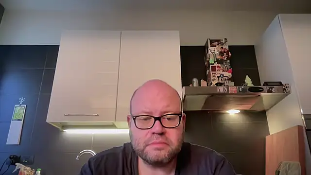 theitalianbear online show from May 2026 04:18:01 AM