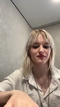 Snapshot of LezzyCrown chatting on July 2026 12:04:02 PM LezzyCrown online show from July 2026 12:04:02 PM