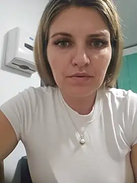 Snapshot of Bianca_Ella chatting on July 2026 07:02:02 PM Bianca Ella online show from July 2026 07:02:02 PM