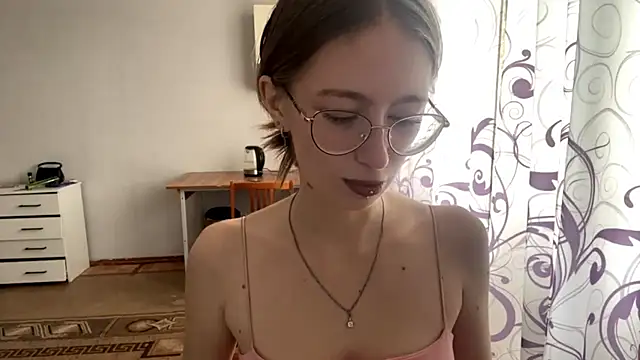 Snapshot of GlennSchrack chatting on July 2026 06:22:01 AM GlennSchrack online show from July 2026 06:22:01 AM