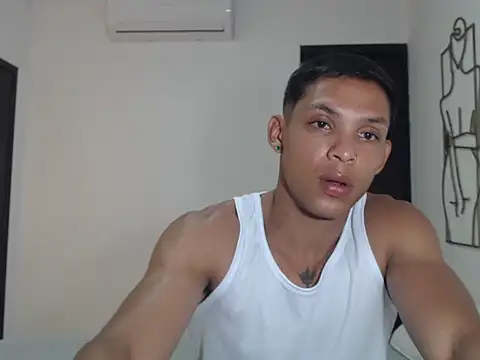 Snapshot of braddhott_ chatting on August 2026 09:25:01 PM braddhott online show from August 2026 09:25:01 PM