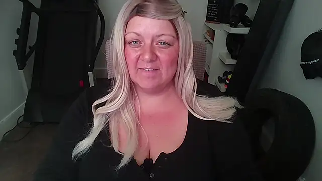 Blonde Exclusive online show from July 2026 10:58:02 AM