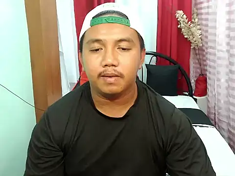 Snapshot of davidhotdesire chatting on July 2026 03:33:01 PM davidhotdesire online show from July 2026 03:33:01 PM