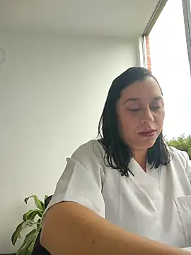 Queen-yessi12 online show from August 2026 03:03:01 PM