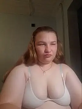 Jullia000 online show from August 2026 07:49:02 PM