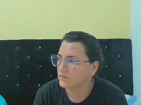 Snapshot of MARILYN_GARCIA chatting on December 2024 06:27:01 PM MARILYN GARCIA online show from December 2024 06:27:01 PM