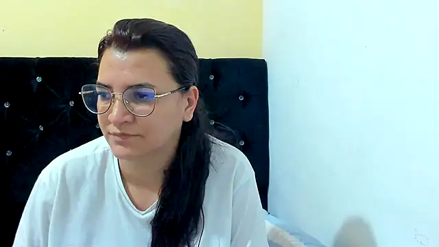 Snapshot of MARILYN_GARCIA chatting on December 2024 12:04:01 PM MARILYN GARCIA online show from December 2024 12:04:01 PM
