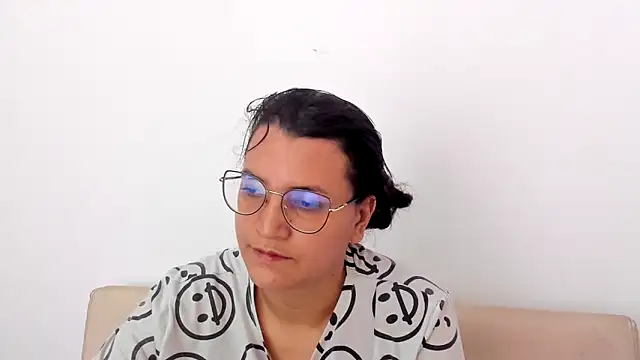 Snapshot of MARILYN_GARCIA chatting on February 2025 05:29:01 PM MARILYN GARCIA online show from February 2025 05:29:01 PM
