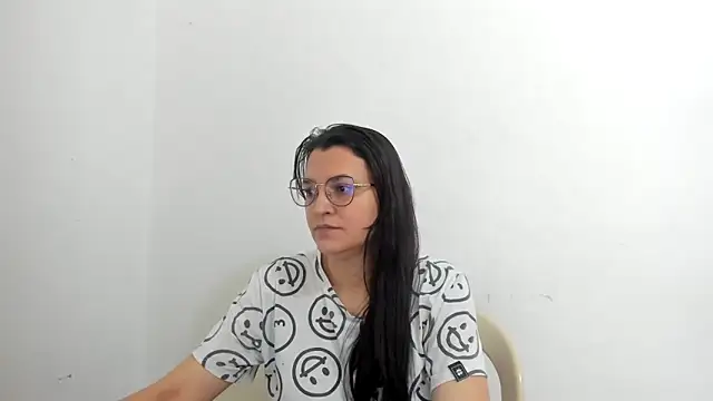 Snapshot of MARILYN_GARCIA chatting on September 2025 01:33:01 PM MARILYN GARCIA online show from September 2025 01:33:01 PM