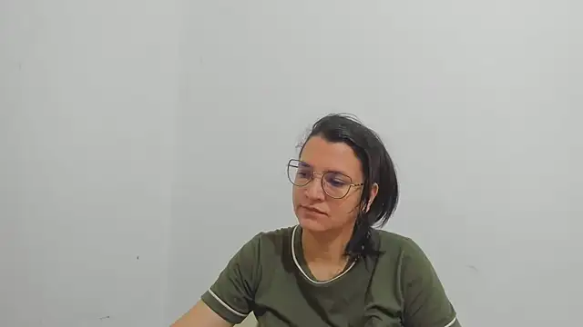 Snapshot of MARILYN_GARCIA chatting on October 2025 01:42:02 PM MARILYN GARCIA online show from October 2025 01:42:02 PM