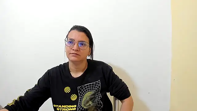 Snapshot of MARILYN_GARCIA chatting on October 2025 02:15:01 PM MARILYN GARCIA online show from October 2025 02:15:01 PM