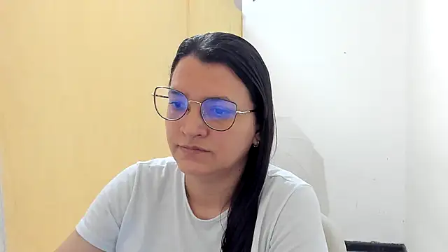 Snapshot of MARILYN_GARCIA chatting on October 2025 01:22:01 PM MARILYN GARCIA online show from October 2025 01:22:01 PM