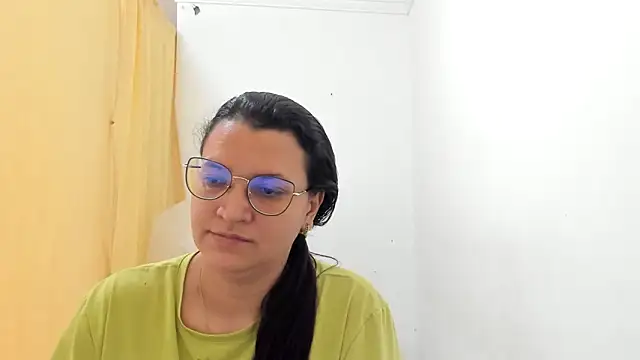 Snapshot of MARILYN_GARCIA chatting on October 2025 02:16:01 PM MARILYN GARCIA online show from October 2025 02:16:01 PM