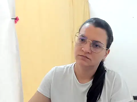 Snapshot of MARILYN_GARCIA chatting on October 2025 01:51:02 PM MARILYN GARCIA online show from October 2025 01:51:02 PM