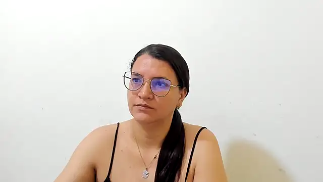 Snapshot of MARILYN_GARCIA chatting on October 2025 12:30:01 PM MARILYN GARCIA online show from October 2025 12:30:01 PM