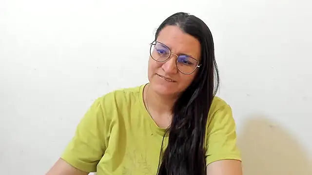 Snapshot of MARILYN_GARCIA chatting on October 2025 01:34:01 PM MARILYN GARCIA online show from October 2025 01:34:01 PM