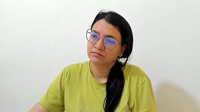 Snapshot of MARILYN_GARCIA chatting on November 2025 01:45:01 PM MARILYN GARCIA online show from November 2025 01:45:01 PM