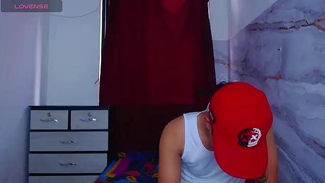 Kevin-Explosivo777 online show from August 2026 09:39:01 PM