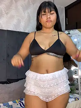 Lunna Rossee online show from August 2026 07:38:02 PM