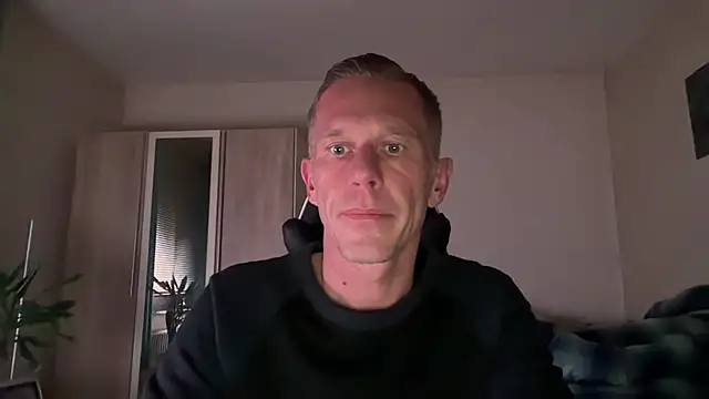Snapshot of slaveboy2016@xh chatting on December 2024 09:17:01 PM slaveboy2016xh online show from December 2024 09:17:01 PM