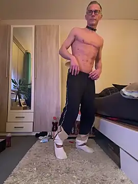 Snapshot of slaveboy2016@xh chatting on January 2025 10:29:02 PM slaveboy2016xh online show from January 2025 10:29:02 PM