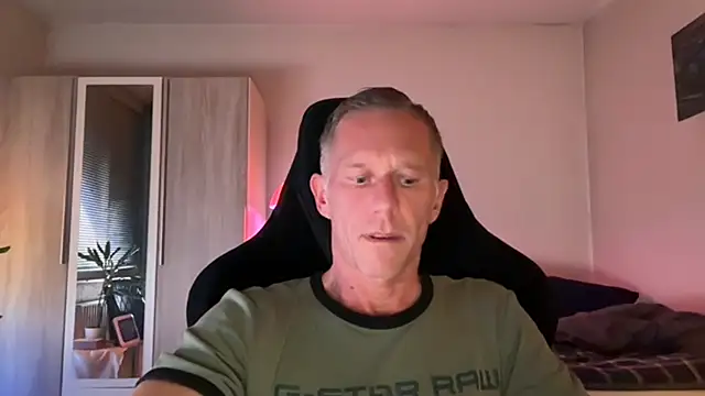 Snapshot of slaveboy2016@xh chatting on September 2025 08:08:01 PM slaveboy2016xh online show from September 2025 08:08:01 PM
