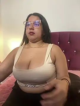 Snapshot of shara_ chatting on January 2025 03:31:01 AM shara online show from January 2025 03:31:01 AM