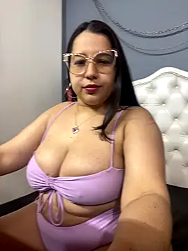 Snapshot of shara_ chatting on September 2025 12:10:02 AM shara online show from September 2025 12:10:02 AM