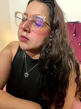 Snapshot of shara_ chatting on November 2025 02:33:01 AM shara online show from November 2025 02:33:01 AM