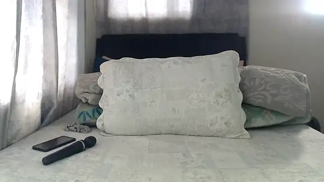 leanna23 online show from February 2026 07:51:01 AM