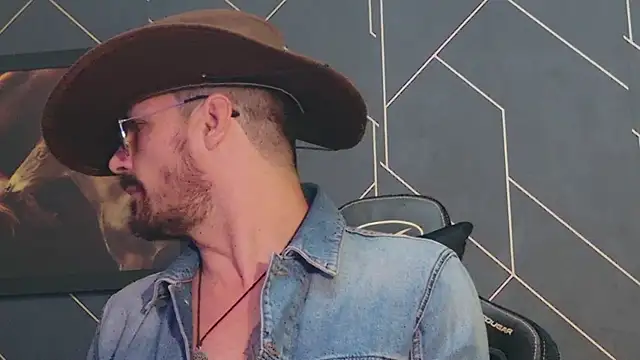 Snapshot of ChrisKox chatting on January 2025 11:13:02 AM ChrisKox online show from January 2025 11:13:02 AM