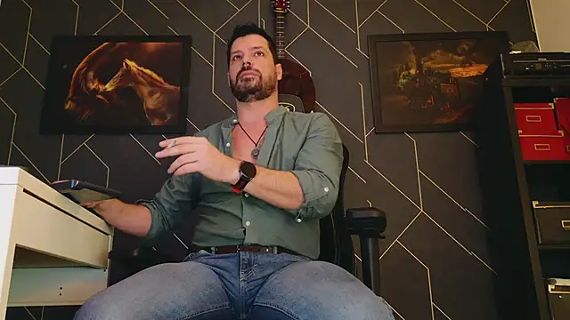 Snapshot of ChrisKox chatting on February 2025 04:43:01 AM ChrisKox online show from February 2025 04:43:01 AM