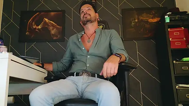 Snapshot of ChrisKox chatting on March 2025 01:18:01 PM ChrisKox online show from March 2025 01:18:01 PM