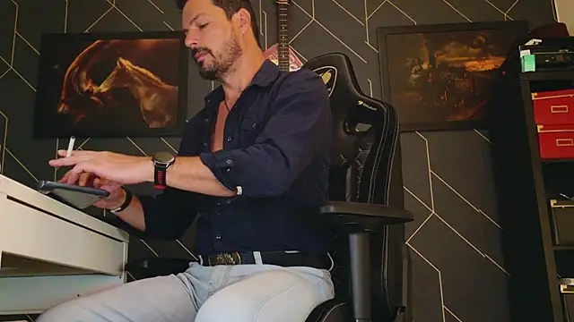 Snapshot of ChrisKox chatting on March 2025 03:45:01 AM ChrisKox online show from March 2025 03:45:01 AM